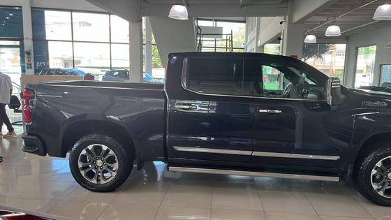 CHEVROLET SILVERADO 5.3 V8 GASOLINA 1500 HIGH COUNTRY 4X4 AUTOMÁTICO